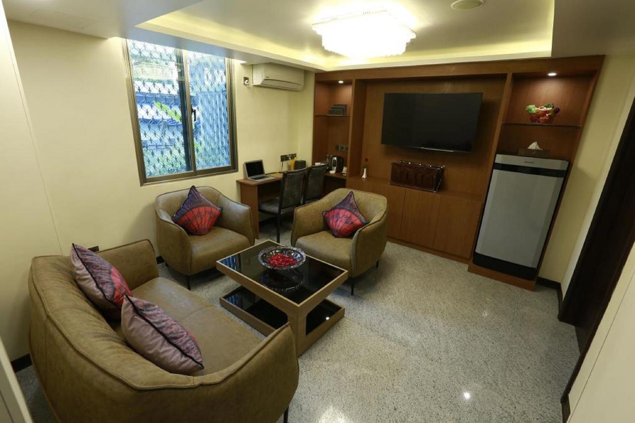 Rose Palace Hotel Yangon Exterior photo